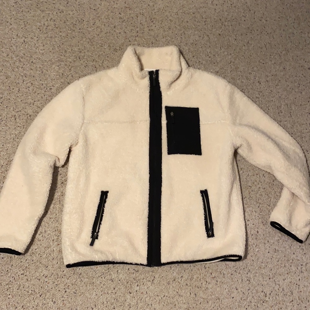 Very comfortable sweater/jacket